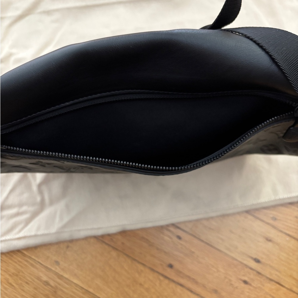 Louis Vuitton Discovery Bumbag PM Monogram Shadow - Picture 8 of 12